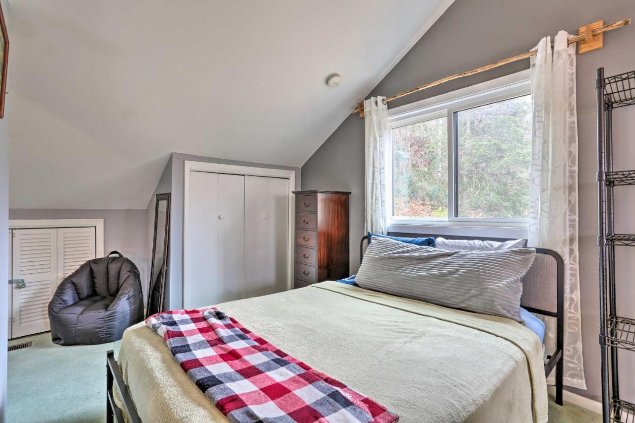 Pet-Friendly Townhome With Community Hot Tub! Vernon Kültér fotó